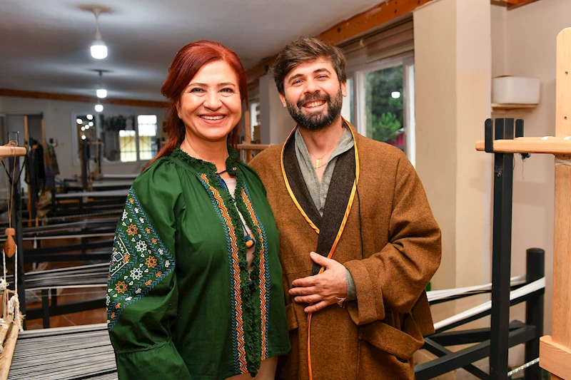 Usta Dokuma Sanatçısı Neziroğlu Mersin’de Dokumacı Kadınlarla Buluştu