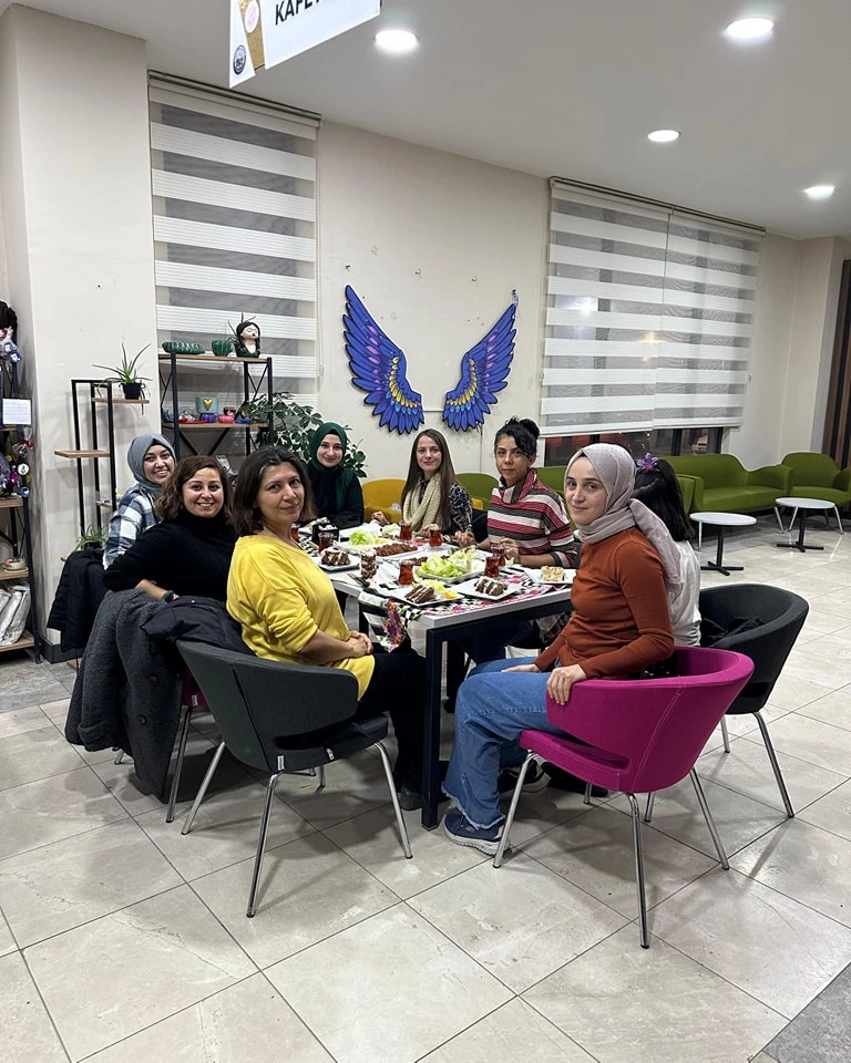 Öğretmenlerimiz Emirdağ Kadın Kültür Evi’nde Misafir Edildi