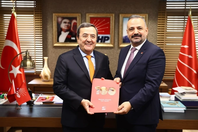 Abdül Batur, İzmir Büyükşehir Belediye Başkanlığı Aday Adaylığını Açıkladı: