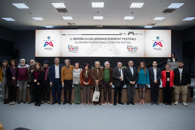 Mersin Büyükşehir’in ‘2. Uluslararası Mersin Edebiyat Festivali’ İkinci Günde de Katılımcılar ve Edebiyatseverlerden Tam Not Aldı