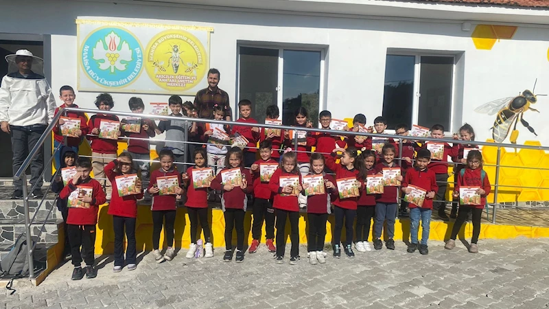 Yunusemre Türk Kızılayı İlkokulu Öğrencileri Arıların Dünyasını Keşfediyor