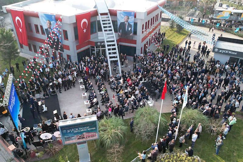 Nilüfer’in Sağlık Müzesi’ni CHP Genel Başkanı Özgür Özel açtı