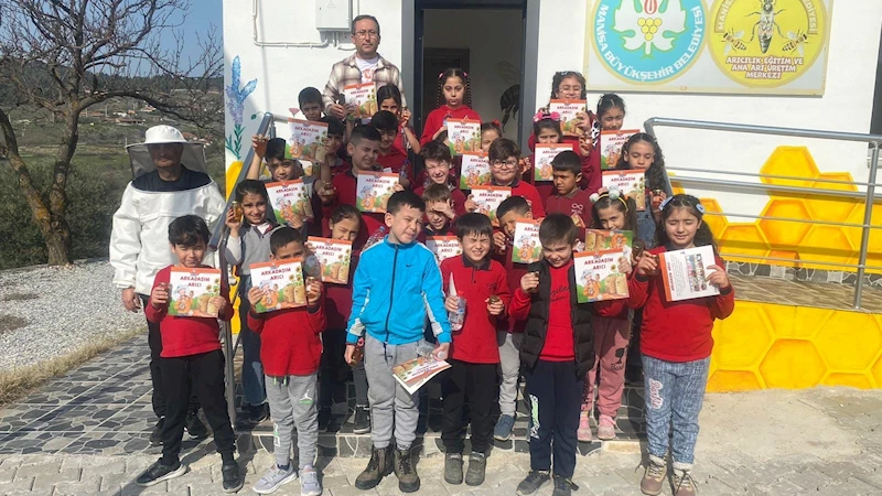 Yunusemre Türk Kızılayı İlkokulu Öğrencileri Arıların Dünyasında
