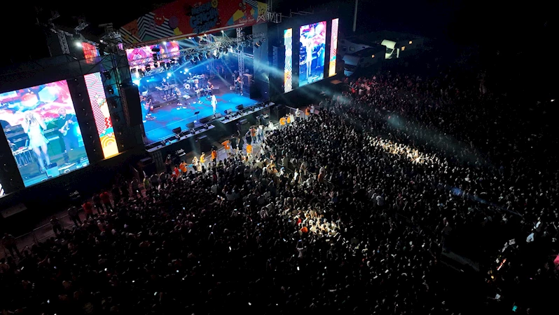 ‘2. Mersin Gençlik Festivali’ Finaline Aleyna Tilki ve Ceza Damga Vurdu