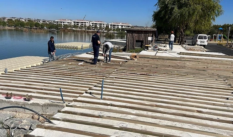 GÖLBAŞI PARKINDA İSKELE VE RESTORAN YAPIM ÇALIŞMALARI SÜRÜYOR