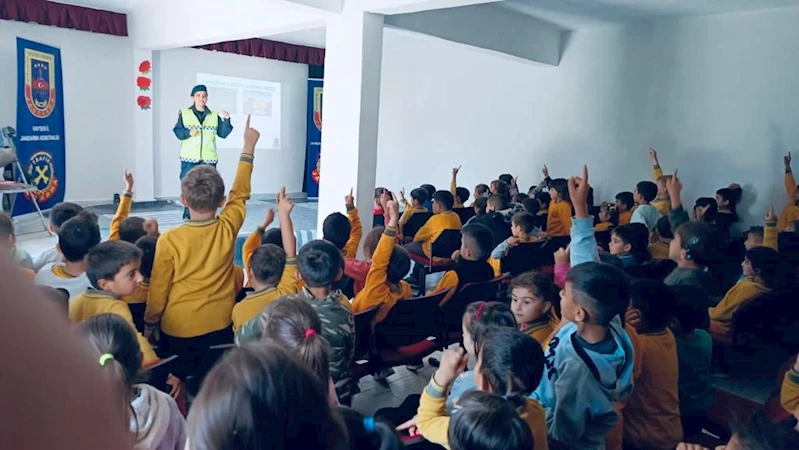 Jandarma’dan Öğrencilere Uygulamalı Trafik Eğitimi