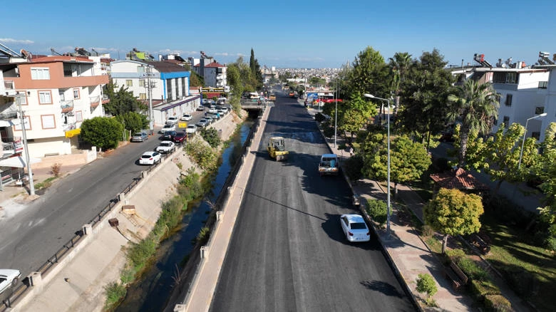 Büyükşehir’den Şelale Caddesi’ne sıcak asfalt çalışması