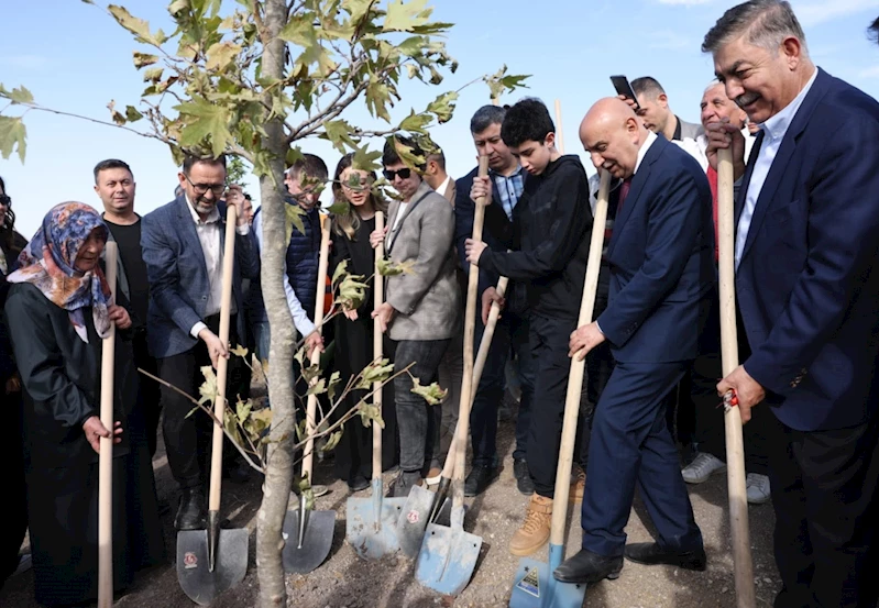 100. Yıl İmza Ormanı Fidan Dikme Töreni Keçiören’de gerçekleştirildi