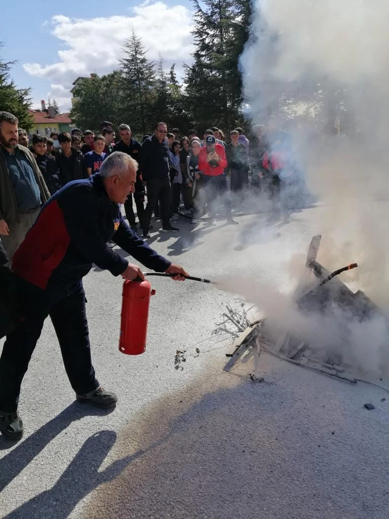 Şehit Abdülkadir Kocatürk Anadolu Lisesi