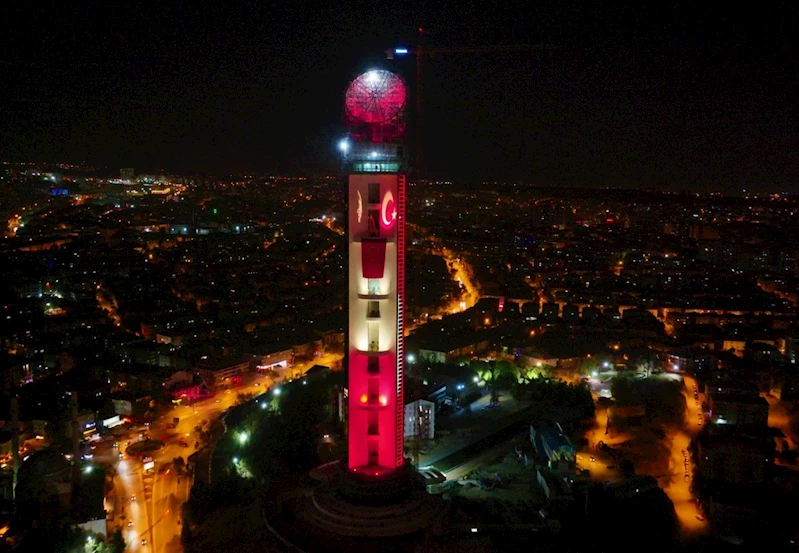 Atatürk Cumhuriyet Kulesi’nde 100. yıla özel muhteşem ışıklandırma