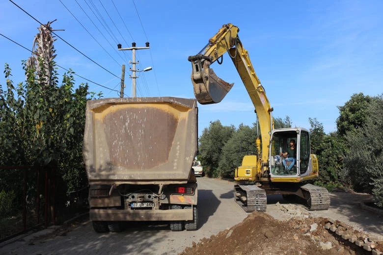 Serik Yukarıkocayatak Mahallesi’ne yeni içme suyu hattı