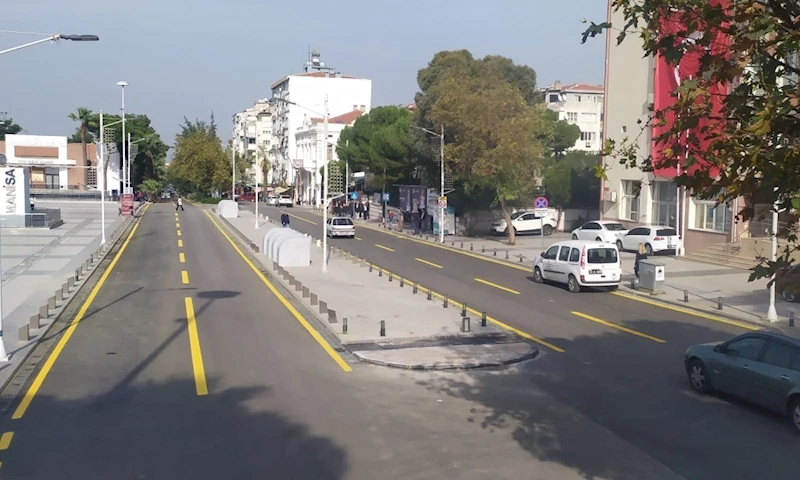 Atatürk Bulvarı’nda Yol Çizgileri de Tamam