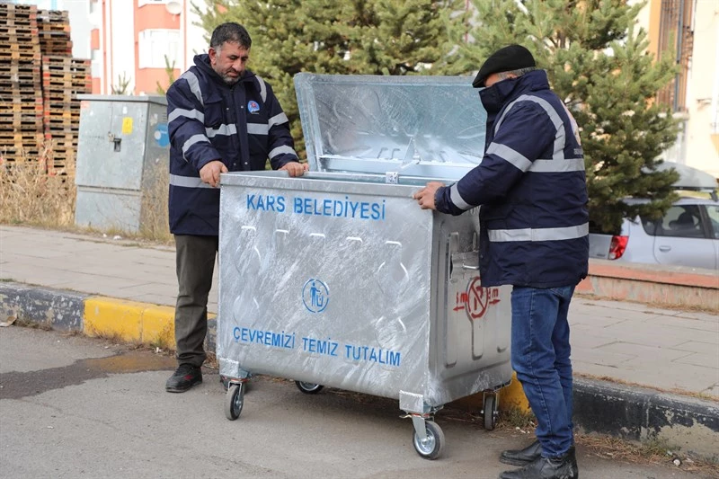 Çöp Konteynerlerini Yenilemeye Devam Ediyoruz…(5)