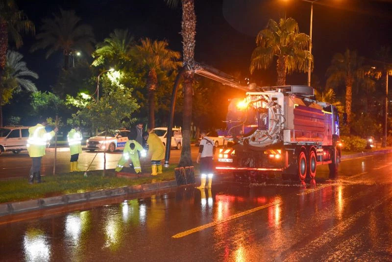 MESKİ Ekipleri, Şiddetli Yağış Esnasında Meydana Gelen Arızayı da Hızlıca Onardı