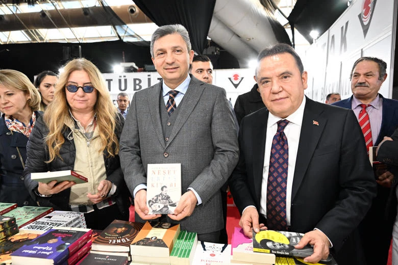 13. Antalya Kitap Fuarı’na Vali Şahin’den ziyaret