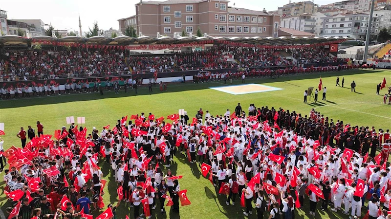 CUMHURİYET COŞKUSU STADYUMLARA SIĞMADI