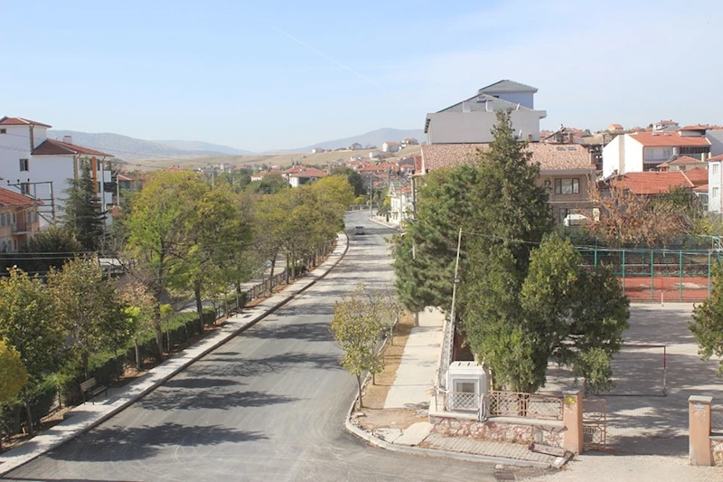 Ofis Önü Bolvadin Köprüsü Bağlantı Yolu Sıcak Asfalt Çalışmaları Tamamlandı