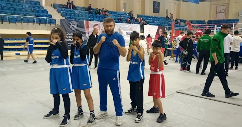 BOZÜYÜK BELEDİYESİ EĞİTİM VE SPOR KULÜBÜ 100. YIL BOKS TURNUVASI’NDA 7 DERECE ELDE ETTİ