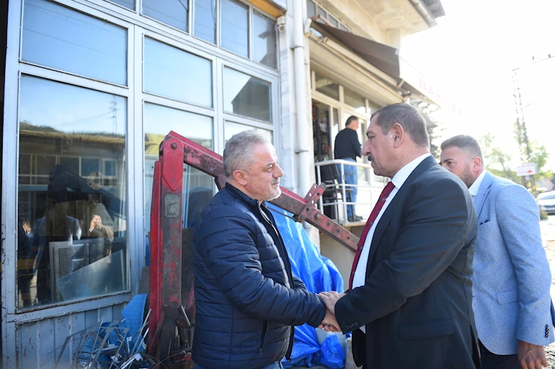 Belediye Başkanı Op. Dr. R. Galip Vidinlioğlu Eski Sanayi Sitesi Esnafını Ziyaret Etti