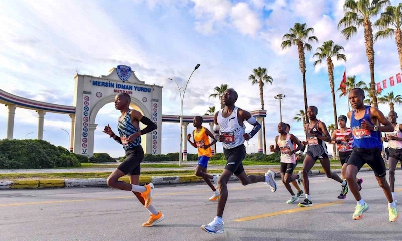 Ahmet Bayram, Mersin Maratonu’nda Madalya Kazandı