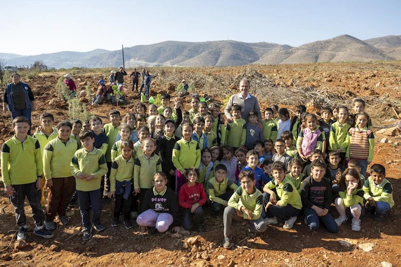 Başkan Seçer, 100. Yıl Anısına Oluşturulan Hatıra Ormanına Fidan Dikti