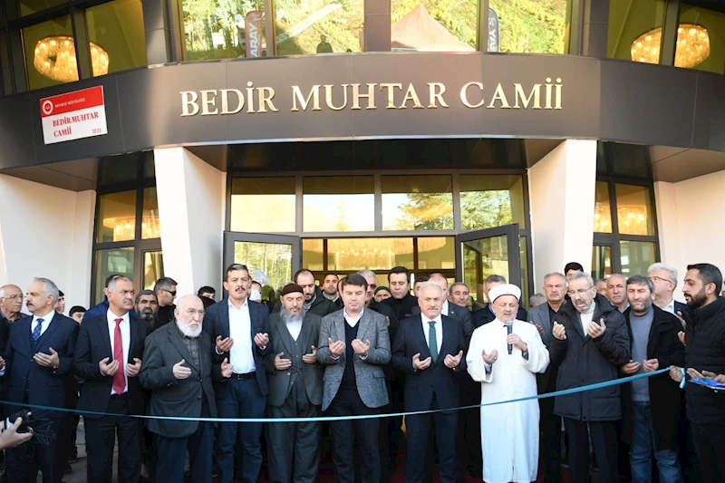 BEDİR MUHTAR CAMİ VE KÜLLİYESİ CUMA NAMAZIYLA İBADETE AÇILDI