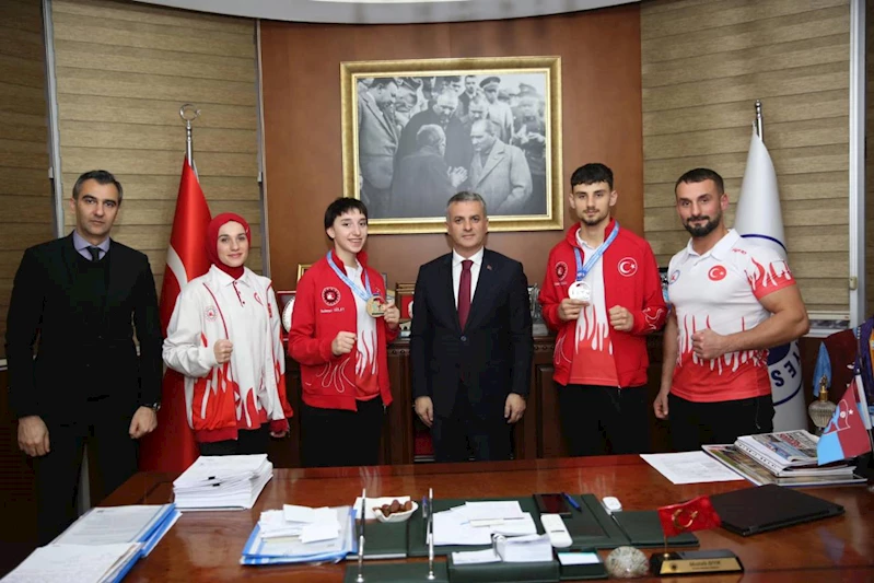 AVRUPA WUSHU KUNG-FU ŞAMPİYONASINDA DERECE ALAN SPORCULARIMIZ BAŞKANIMIZI MAKAMINDA ZİYARET ETTİ