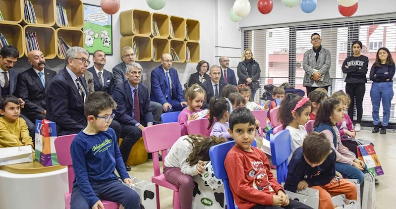 Karacabey’de 100. Yıl Sadık Yılmaz İlçe Halk Kütüphanesi hizmete açıldı