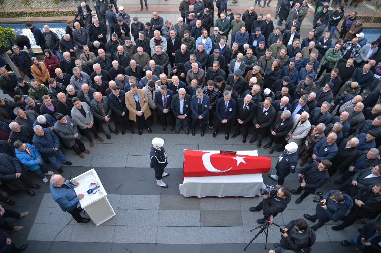 ESKİ BAŞKAN SÜRMEN TÖRENLE SON YOLCULUĞUNA UĞURLANDI