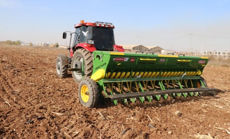 Büyükşehir Belediyesi Buğday Ekimine Başladı