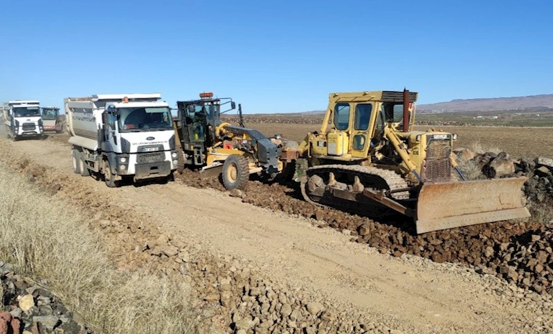 Büyükşehir’den Siverek Kırsalında Yol Çalışması