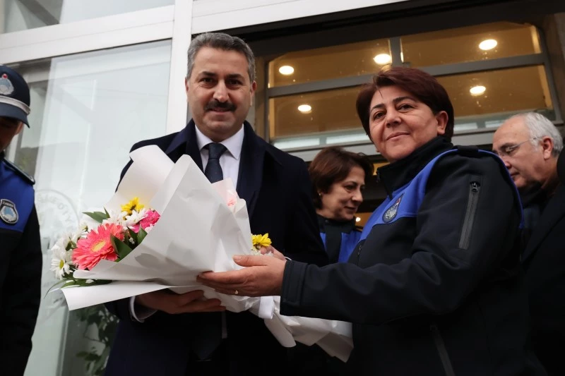 BAŞKAN EYÜP EROĞLU’NA MESAİ ARKADAŞLARINDAN KARŞILAMA