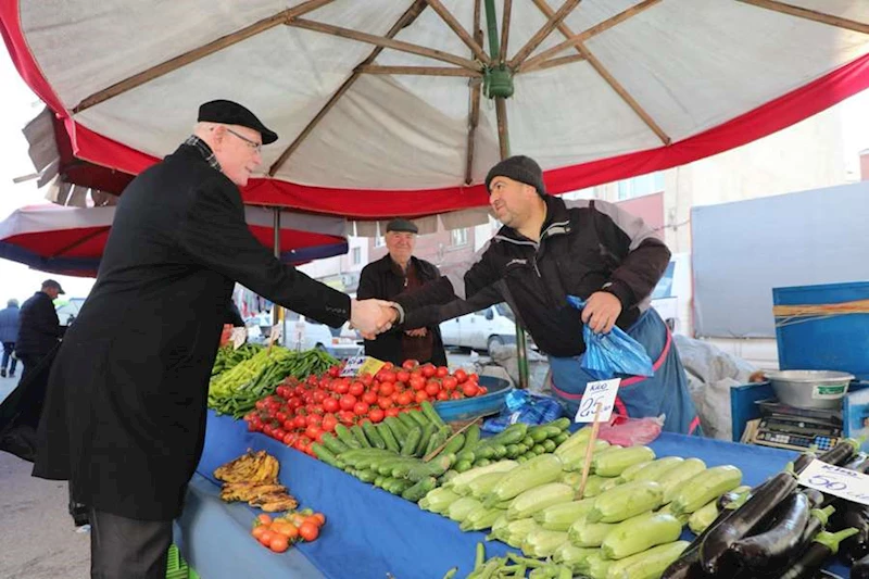 BAŞKAN KURT’TAN SALI PAZARI’NA ZİYARET