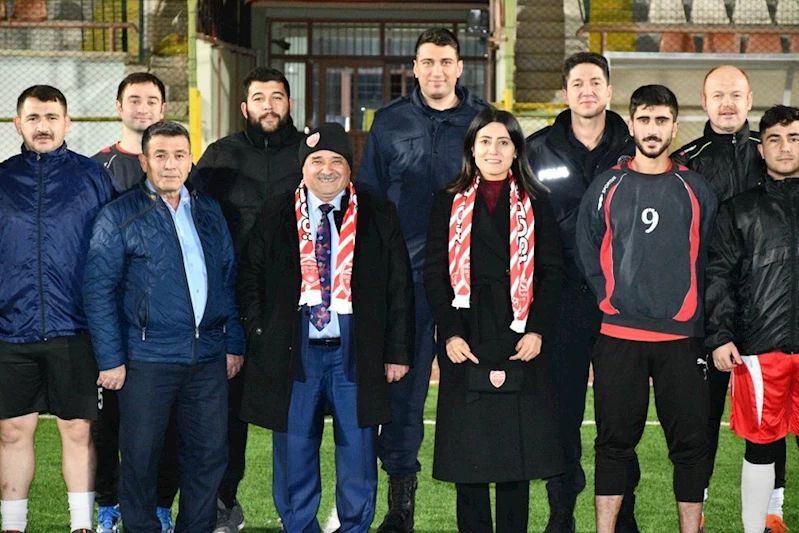 Başkan Şahin, İscehisar Spor Antrenmanını Ziyaret Etti