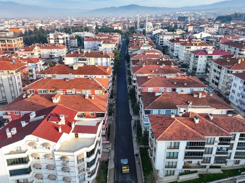 İsmetpaşa, Fevzipaşa, Gazipaşa ve Mehmet Akif Mahallelerimizde Başlattığımız Sıcak Asfalt Çalışmaları Devam Ediyor.