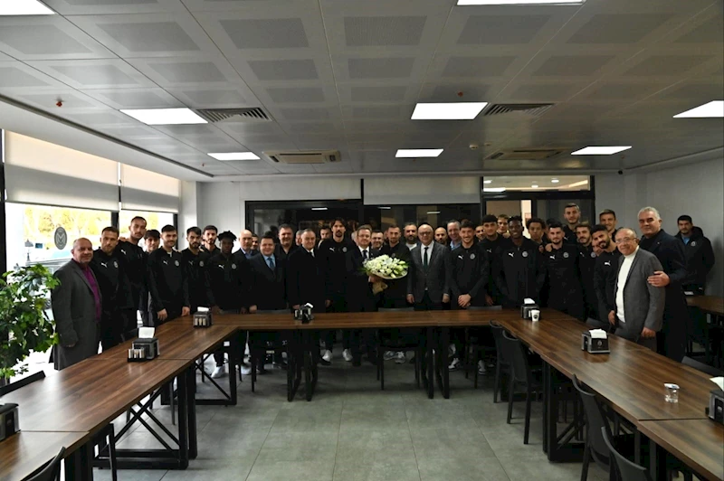 Vali Ünlü, Grup Başkanvekili Akçay ve Başkan Ergün’den Manisa FK’ya Ziyaret