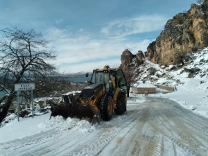 Kırsalda kardan kapanan 474 kilometre yol ulaşıma açıldı