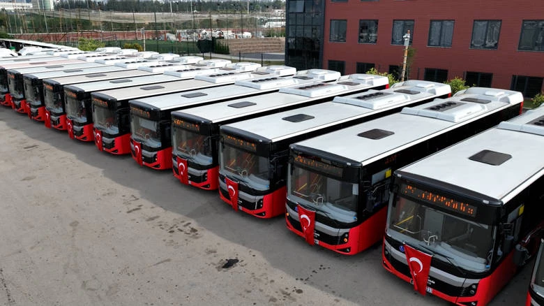 Büyükşehir toplu taşıma filosuna 20 yeni otobüs daha kattı