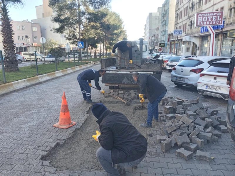 BAŞKAN TURANLI; YOL BAKIM VE ONARIM ÇALIŞMALARIMIZ HIZLA DEVAM EDİYOR