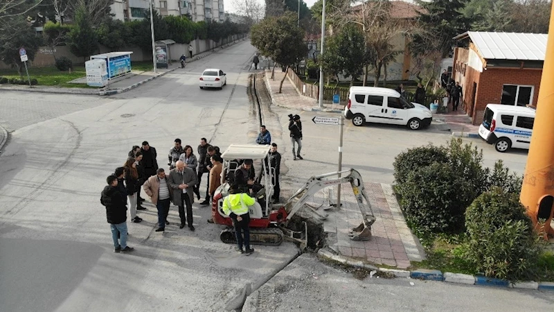 Büyükşehir asfalt çalışmalarını sürdürüyor