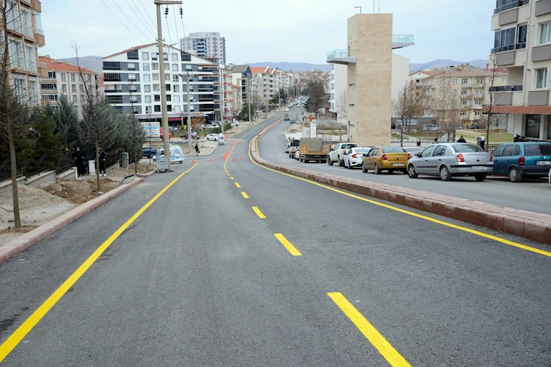 KIRŞEHİR BELEDİYESİ’NİN YOL ÇALIŞMALARI HALKIN TAKDİRİNİ TOPLUYOR