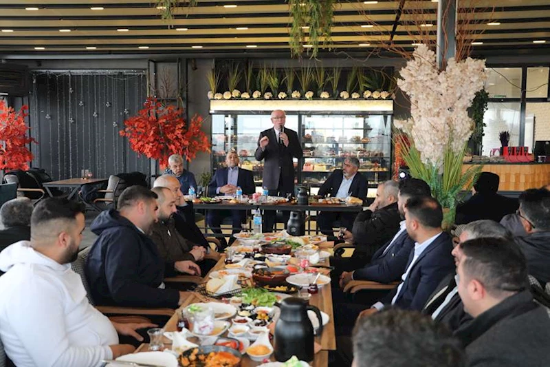 BAŞKAN KURT EMEK MAHALLESİ ESNAFI İLE BULUŞTU