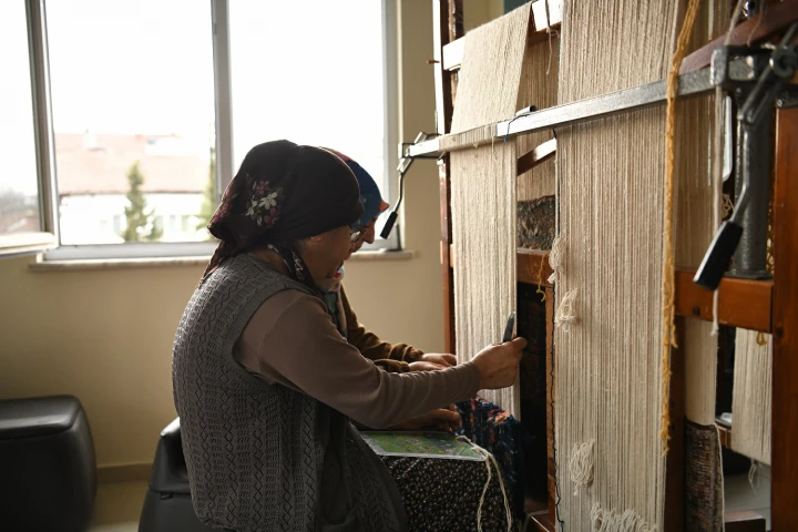 “Halı Dokuma Sanattır; Zanaattır”