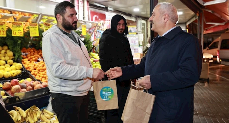 Cumhur İttifakı Adayı Büyükgöz’den İşe Giden Vatandaşlara İkram