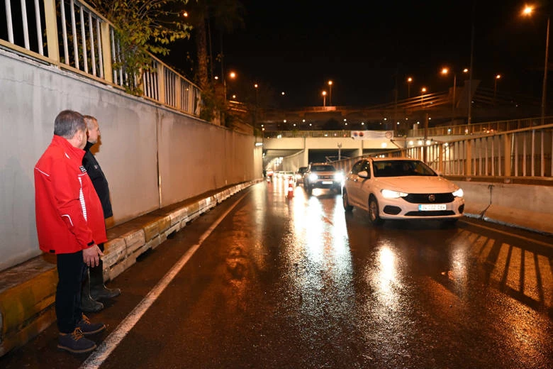 Büyükşehir Belediyesi afetzedelerin yanında