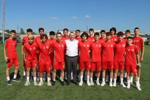 BAŞKAN TUTUK ŞAMPİYON U-16 TAKIMINI TEBRİK ETTİ