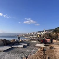 Gemlik’te kıyı koruma çalışmaları hızla sürüyor