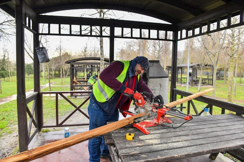 Esenyurt’ta Parklar Bahara Hazırlanıyor