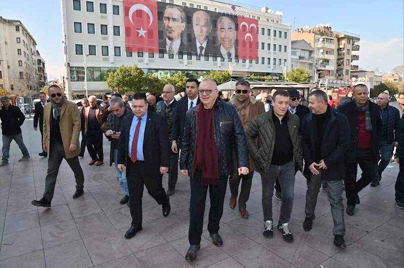 Cumhuriyet Meydanı’nda Hazırlıklar Devam Ediyor