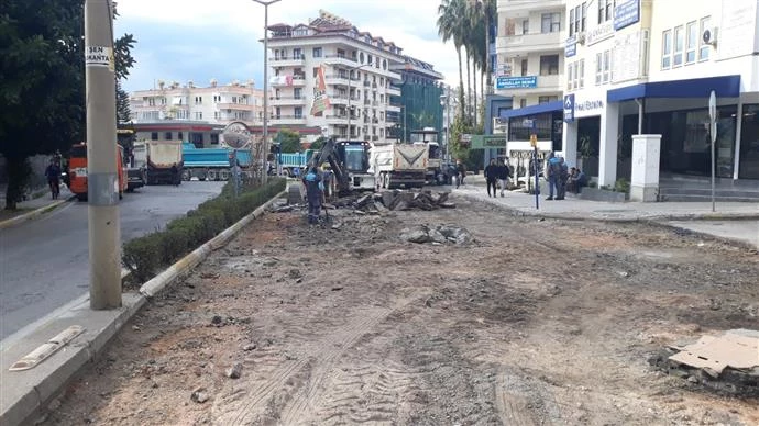 BAŞKENT KAVŞAĞI İLE YUNUS  EMRE CADDESİ ARASI YENİLENİYOR